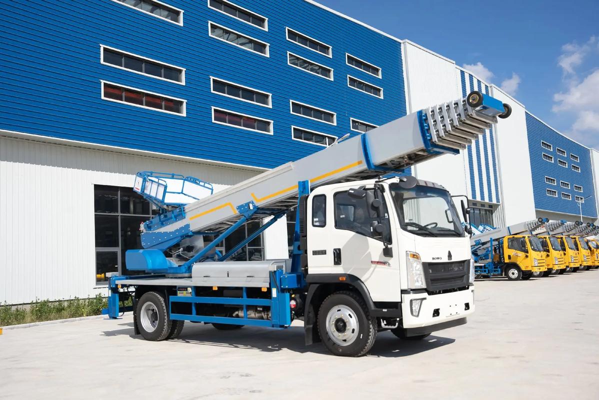 瀍河回族出租云梯车高空作业车 建筑垃圾搬运